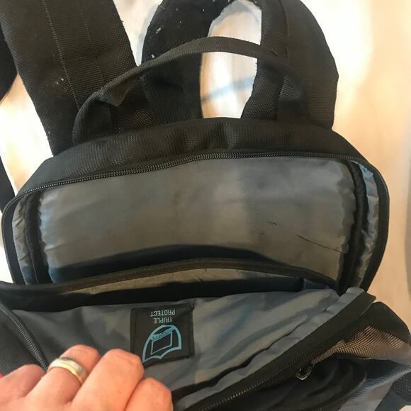 Swiss Gear Scan Smart Backpack - Picture 4 of 5